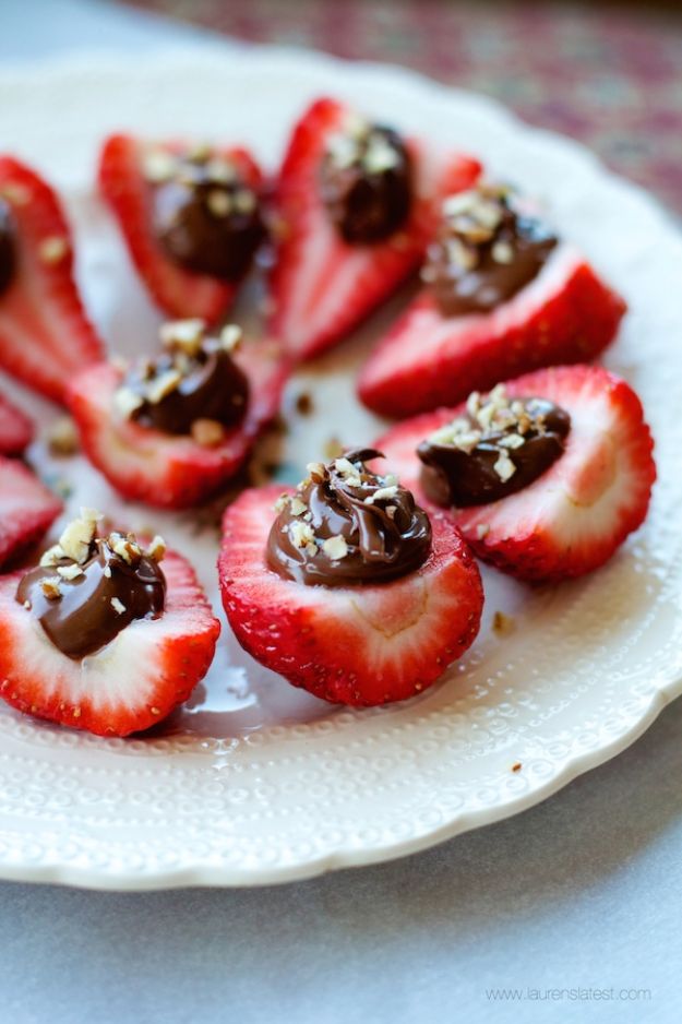 Best Brunch Recipes - Nutella Deviled Strawberries - Eggs, Pancakes, Waffles, Casseroles, Vegetable Dishes and Side, Potato Recipe Ideas for Brunches - Serve A Crowd and Family with the versions of Eggs Benedict, Mimosas, Muffins and Pastries, Desserts - Make Ahead , Slow Cooler and Healthy Casserole Recipes http://diyjoy.com/best-brunch-recipes