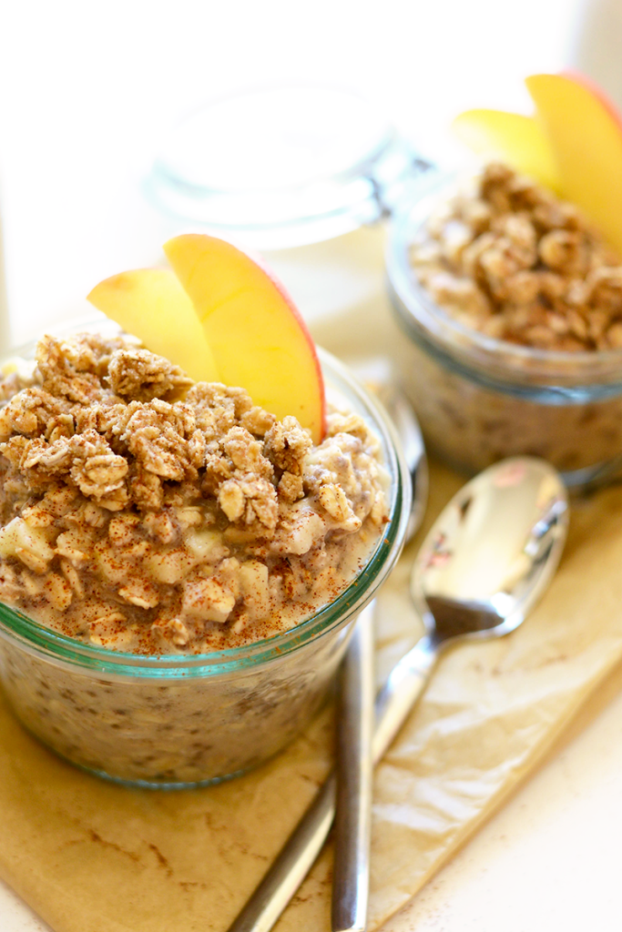Apple Cobbler Overnight Oats. Take 5 minutes to prep breakfast for the family before bed and have the most delicious, whole-grain breakfast that tastes exactly like Apple Cobbler! www.superhealthykids.com
