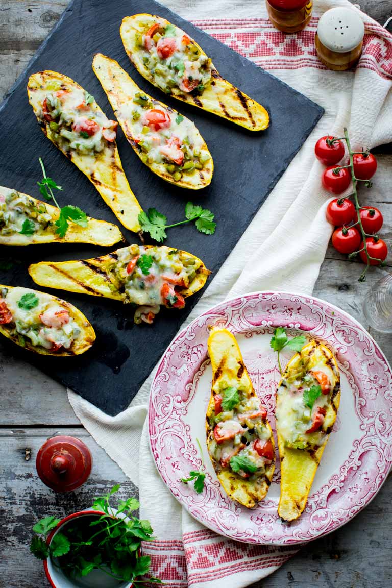 Low-Carb Grilled Summer Squash Boats are an awesome gluten-free vegetarian grilling recipe! | Healthy Seasonal Recipes | #lowcarb #vegetarian #grilling #glutenfree