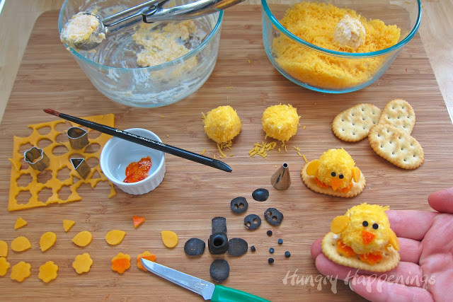 Appetizers For Easter
 Baby Chick Cheese Balls cute little appetizers for
