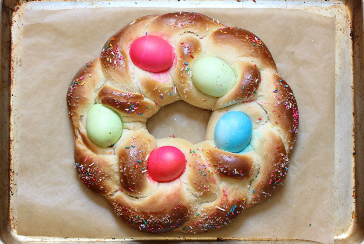 Braided Easter Egg Bread
 How to Make Braided Easter Egg Bread – gastronoMe