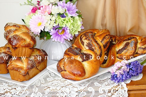 Bulgarian Easter Bread
 Annie s Art Book Food Kozunak Bulgarian Sweet Easter
