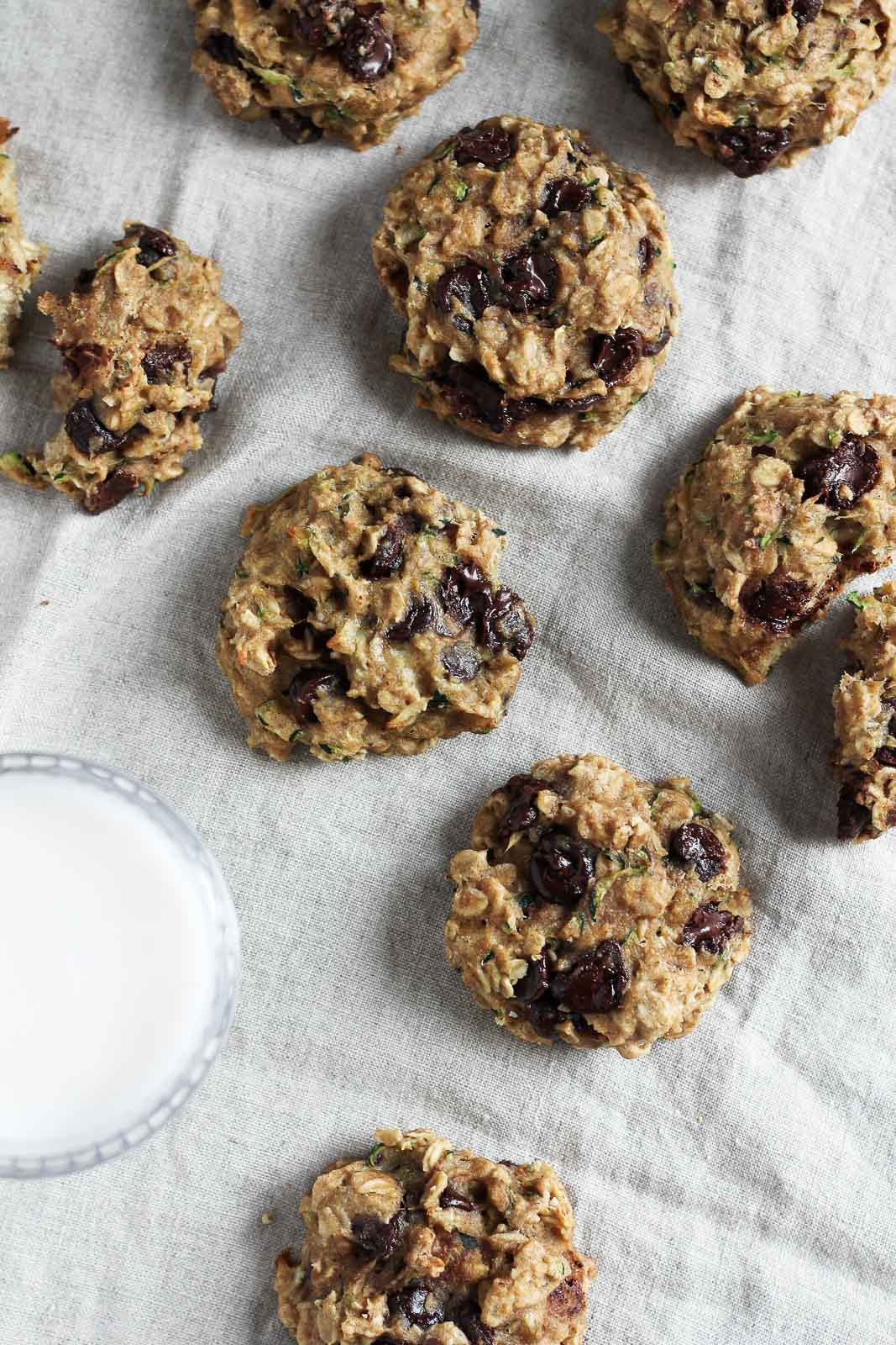 Choc Chip Oatmeal Cookies Healthy
 Healthy Chocolate Chip Zucchini Oatmeal Cookies