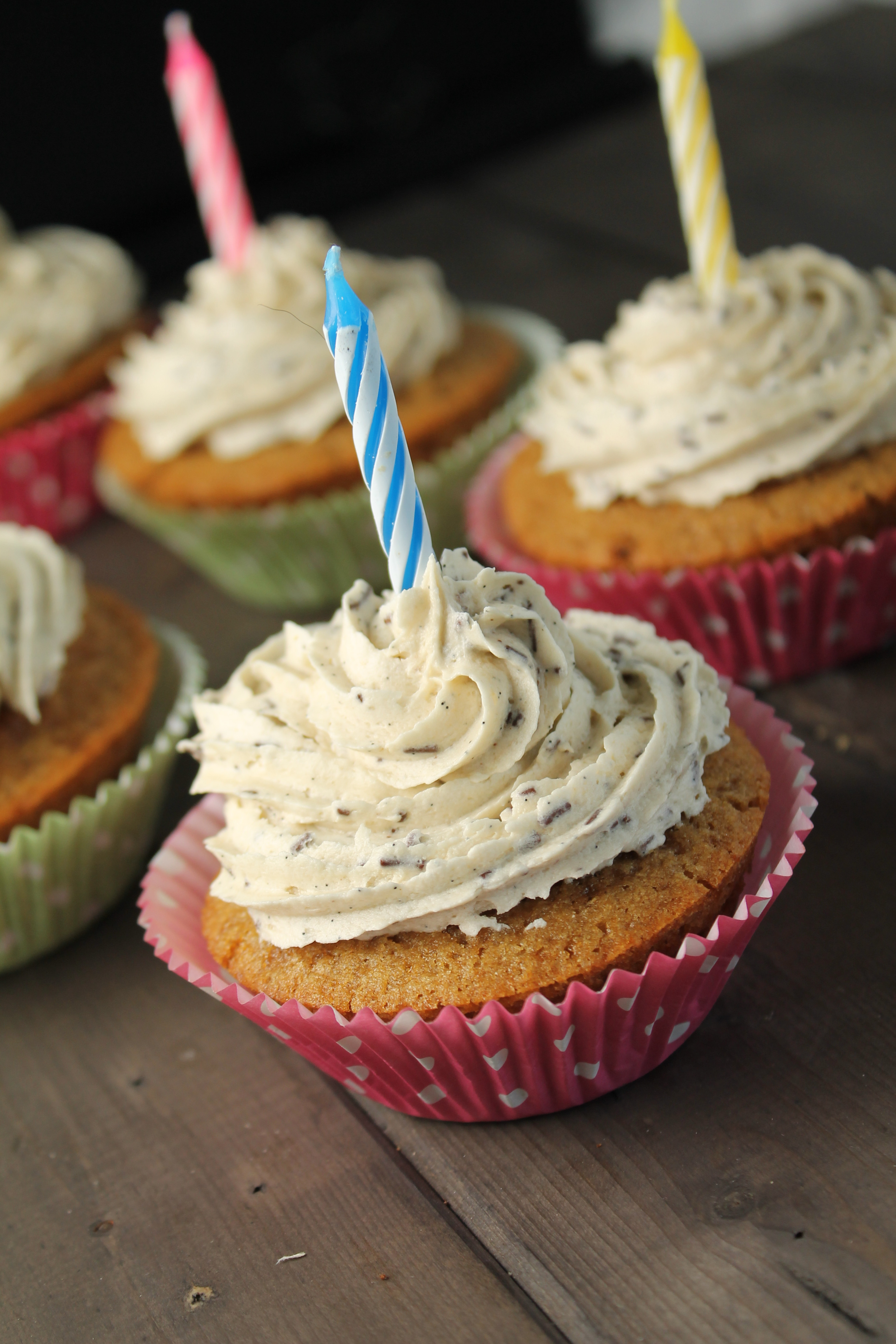 Dairy Free Vanilla Cupcakes
 Moist Gluten Free & Vegan Vanilla Birthday Cupcakes