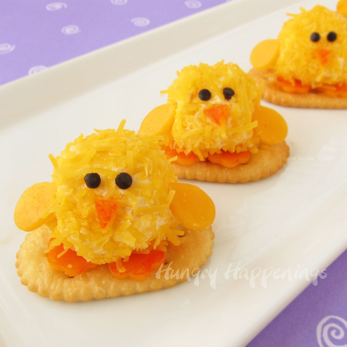 Easter Appetizers Pinterest
 Easter Appetizers Baby Chick Cheese Balls are so CUTE