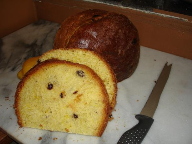 Easter Bread With Raisins
 B Voycheshins Easter Bread With Saffron And Raisins