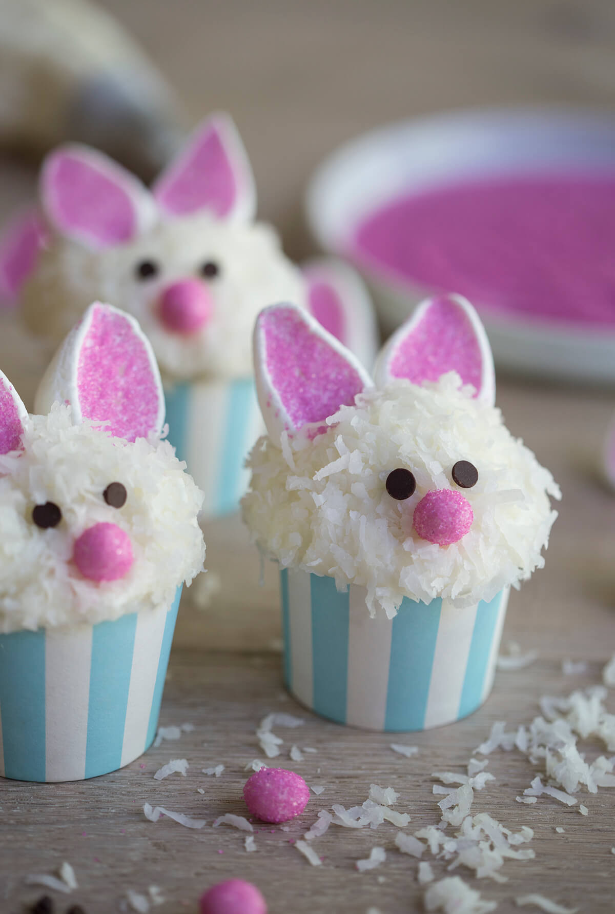 Easter Bunny Cupcakes
 Roundup of the BEST Easter and Springtime Cakes Tutorials