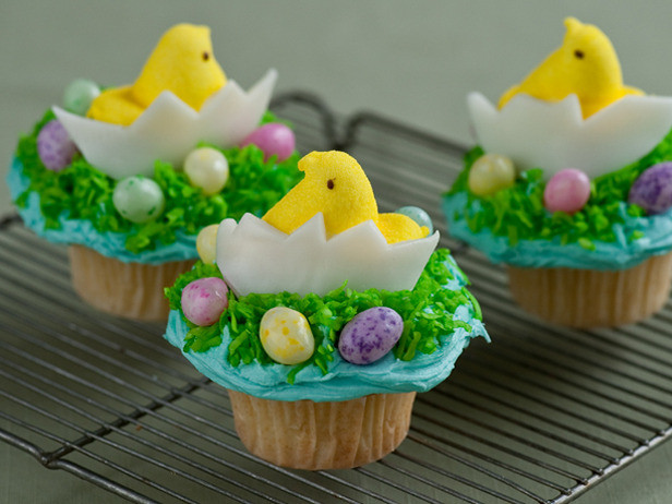 Easter Cupcakes With Peeps
 Chicks and Bunnies