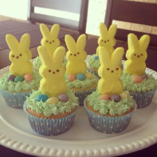 Easter Cupcakes With Peeps
 Peeps Easter Cupcakes Easter Pinterest