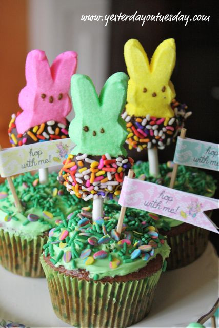 Easter Cupcakes With Peeps
 Easter Peeps Cupcakes