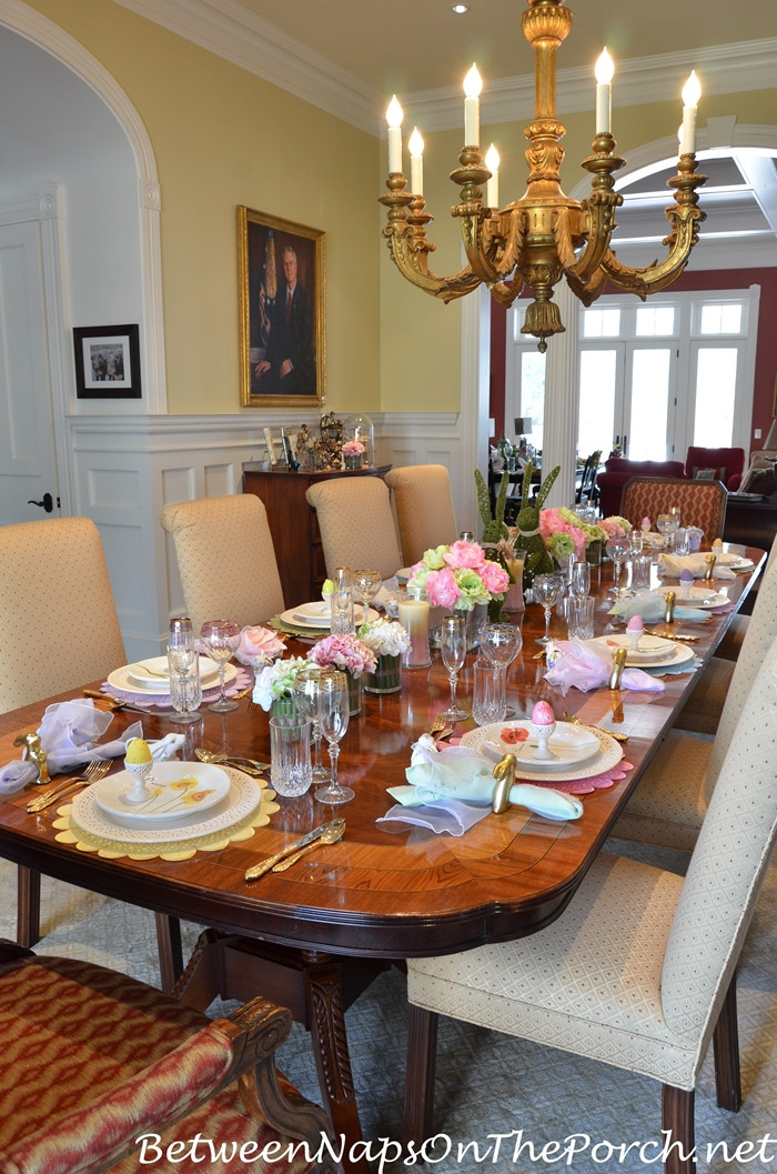 Easter Dinner Table Settings
 Celebrate Spring With a Floral & Bunny Table Setting