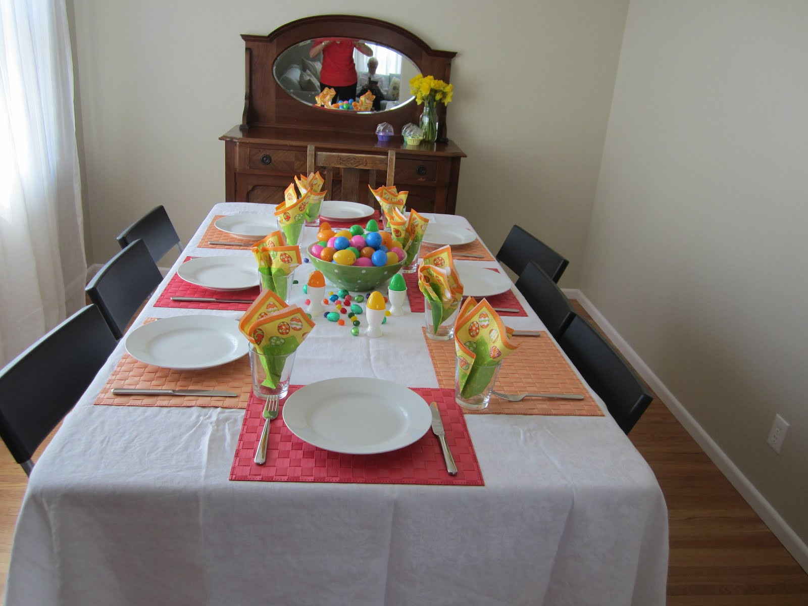 Easter Dinner Table Settings
 Easter dinner table setting at Schneide Easter table