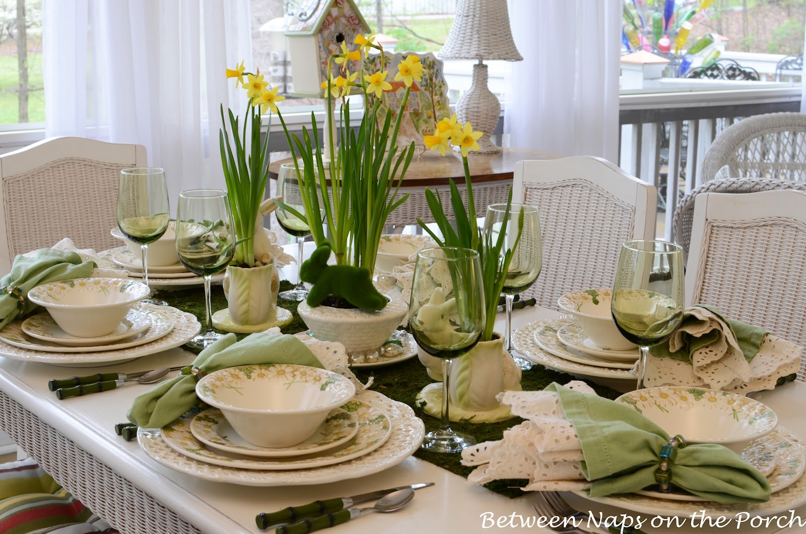 Easter Dinner Table Settings
 Lovely Table Decorating Ideas for The Up ing Easter