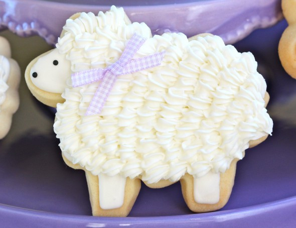 Easter Lamb Decorations
 How to Make Cute Easter Bunny and Lamb Cookies