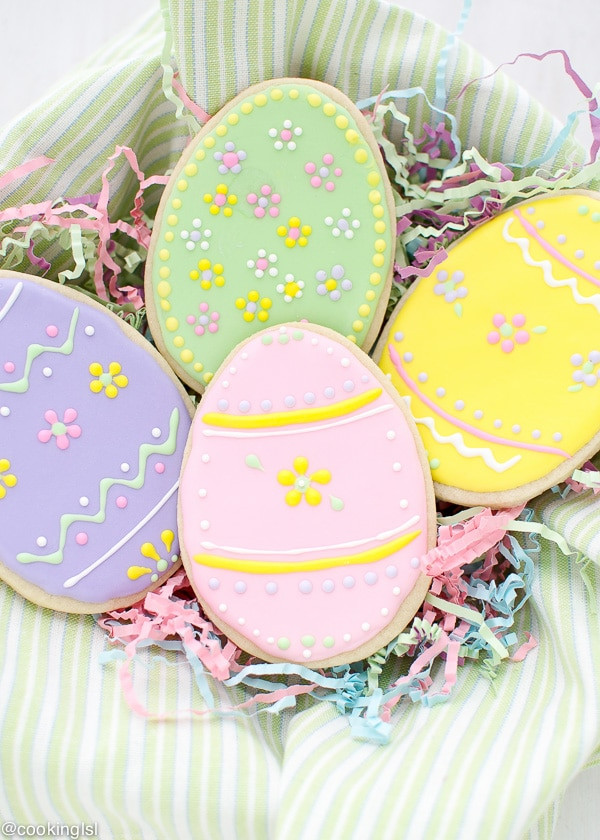 Easter Sugar Cookies
 Easter Egg Sugar Cookies With Royal Icing