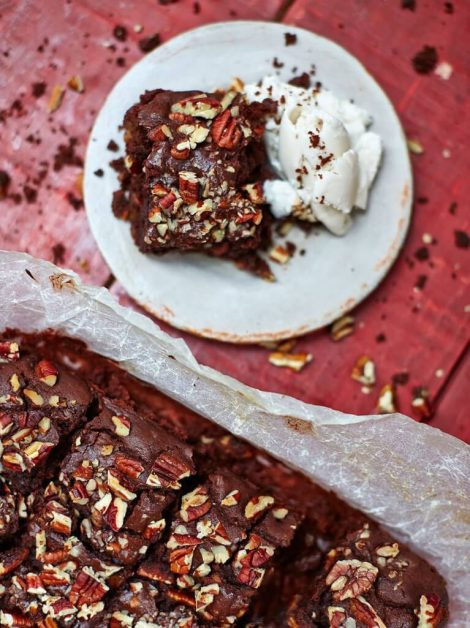 Gooey Vegan Brownies
 The 8 Tastiest Picks Jamie Oliver s Vegan Christmas