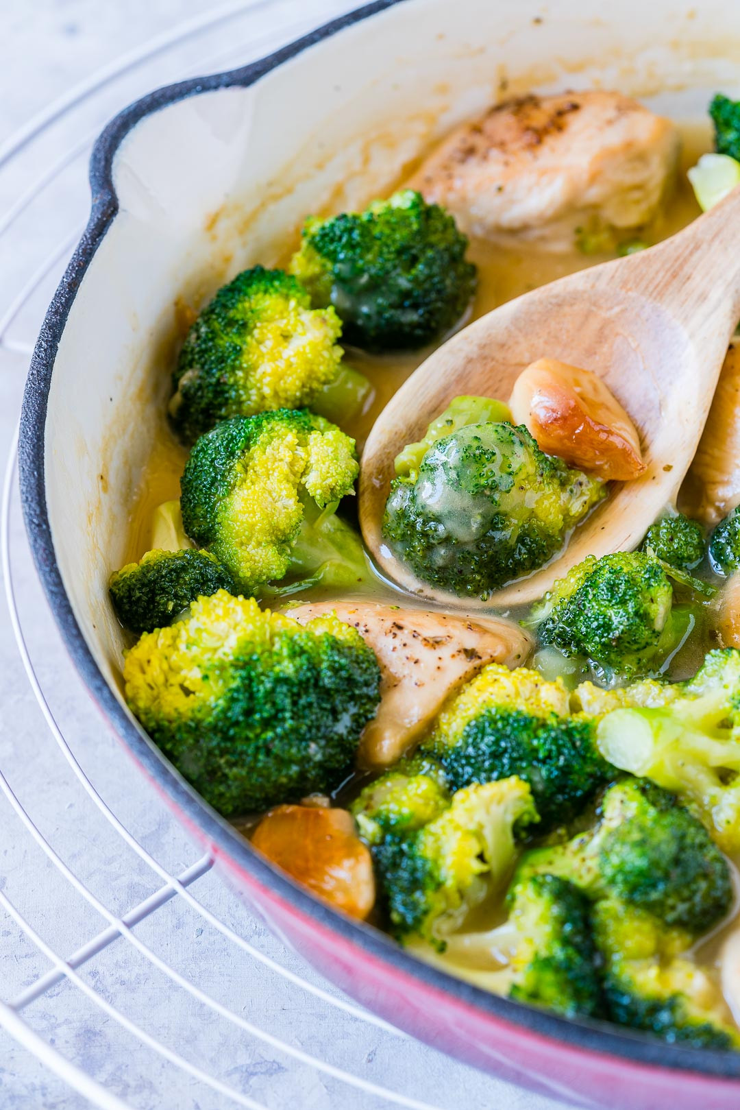 Healthy Chicken And Broccoli Recipes
 Everyone s Gonna LOVE this e Pan Creamy Garlic Chicken
