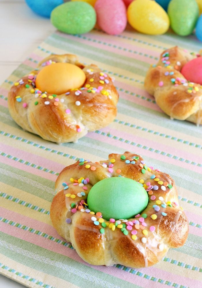 Italian Easter Bread With Hard Boiled Eggs
 8 best images about Easter on Pinterest