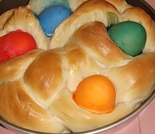 Italian Easter Bread With Hard Boiled Eggs
 Easter Egg Bread