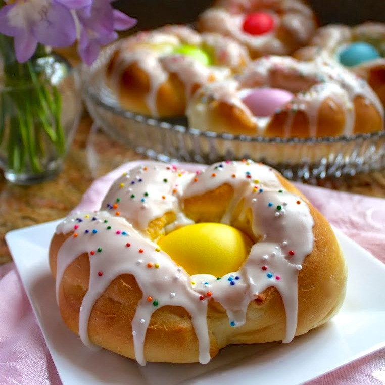 Italian Easter Egg Bread Recipe
 Individual Italian Easter Bread Rings Easy Step by Step