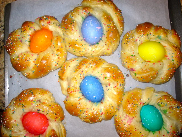 Italian Easter Egg Bread
 The Cultural Dish Buona Pasqua Happy Easter with Italian