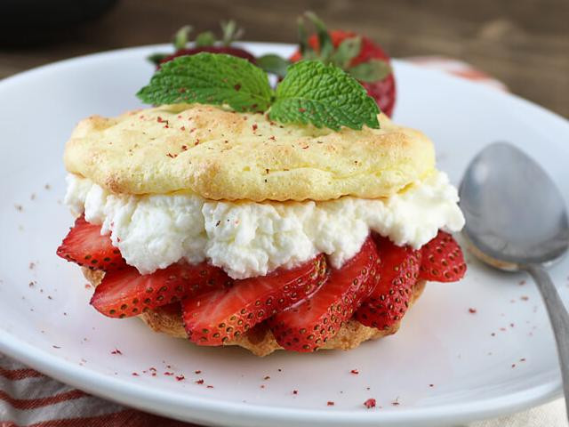 Keto Strawberry Cake
 Easy Keto Strawberry Shortcakes Keto Recipes