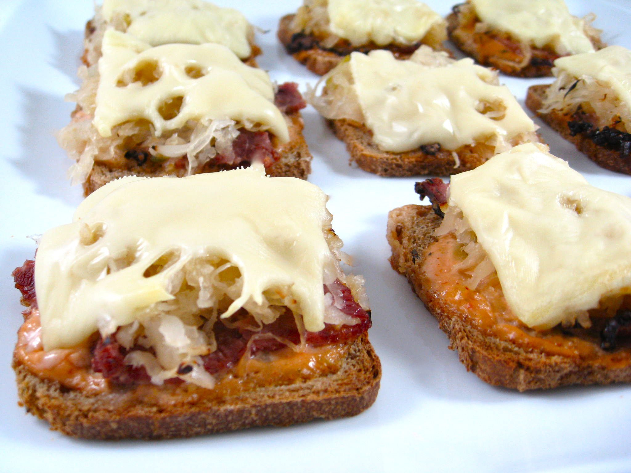 Low Calorie Appetizers Weight Watchers
 Skinny Mini Reuben Appetizers Low Calorie and Delectable