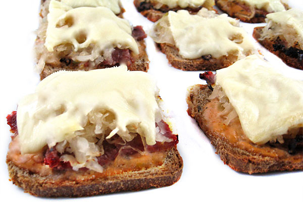 Low Calorie Appetizers Weight Watchers
 Skinny Mini Reuben Appetizers Low Calorie and Delectable