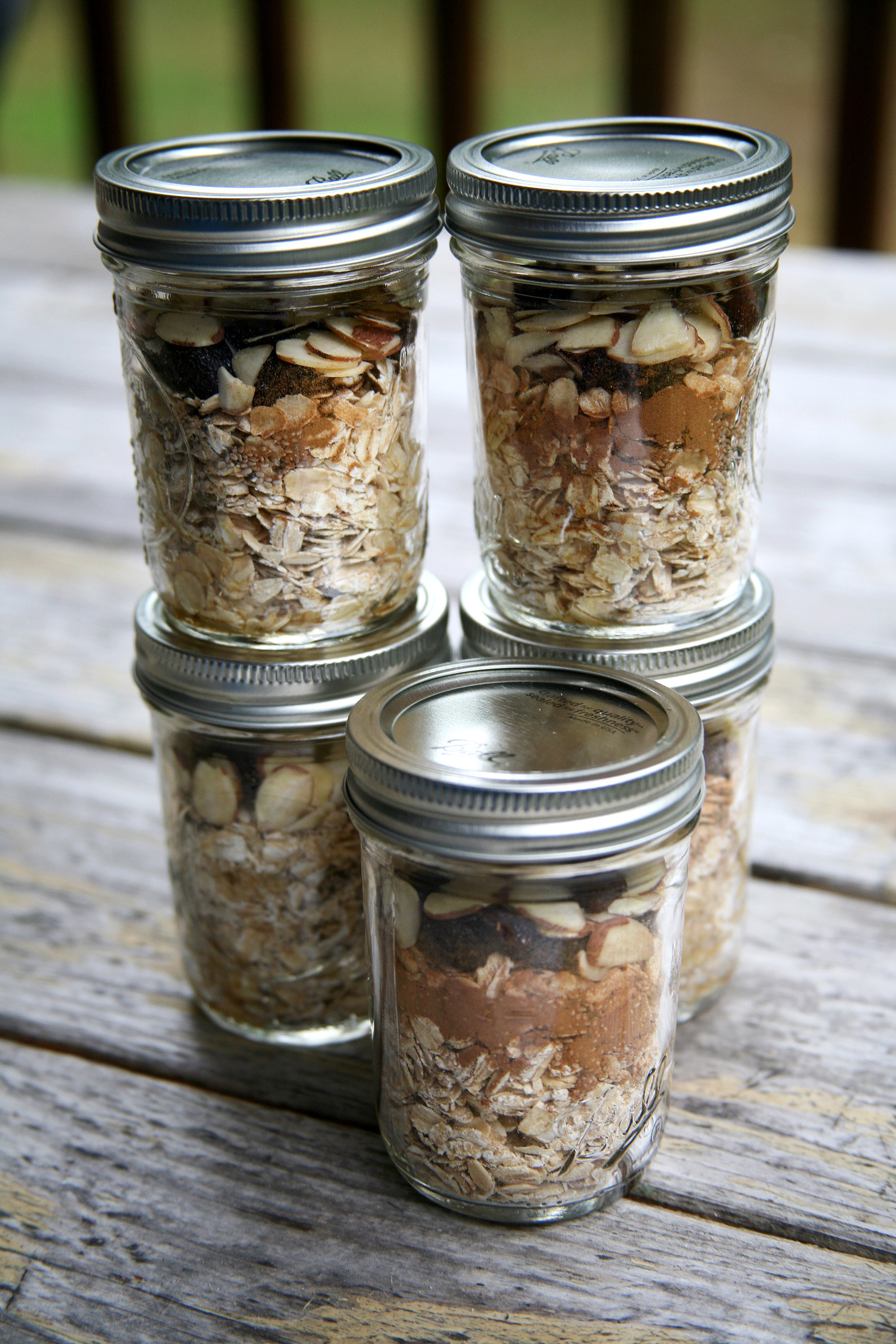 Low Calorie Overnight Oats
 Prep Breakfast For a Week of Overnight Oats