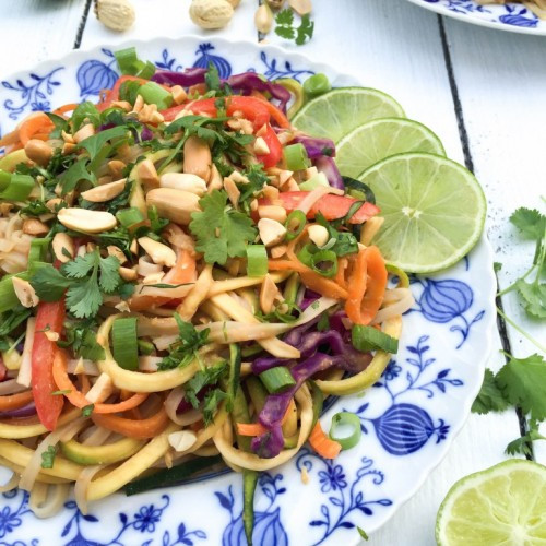 Low Calorie Pad Thai
 Healthy Pad Thai with Peanuts and Coriander Get Healthy U