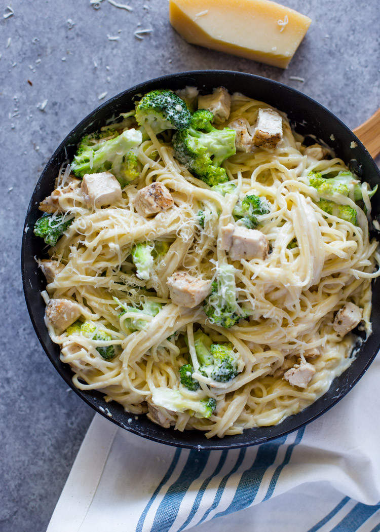 Low Calorie Pasta Recipes With Chicken
 Skinny Chicken & Broccoli Alfredo