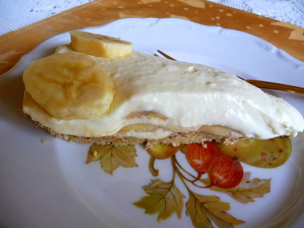 Low Carb Banana Cream Pie
 SPLENDID LOW CARBING BY JENNIFER ELOFF BANANA CREAM PIE