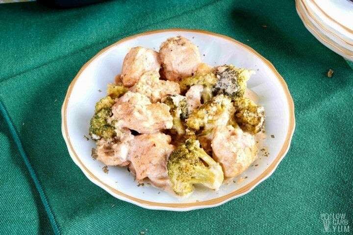 Low Carb Chicken And Broccoli Casserole
 Low Carb Chicken Broccoli Casserole with Cream Cheese