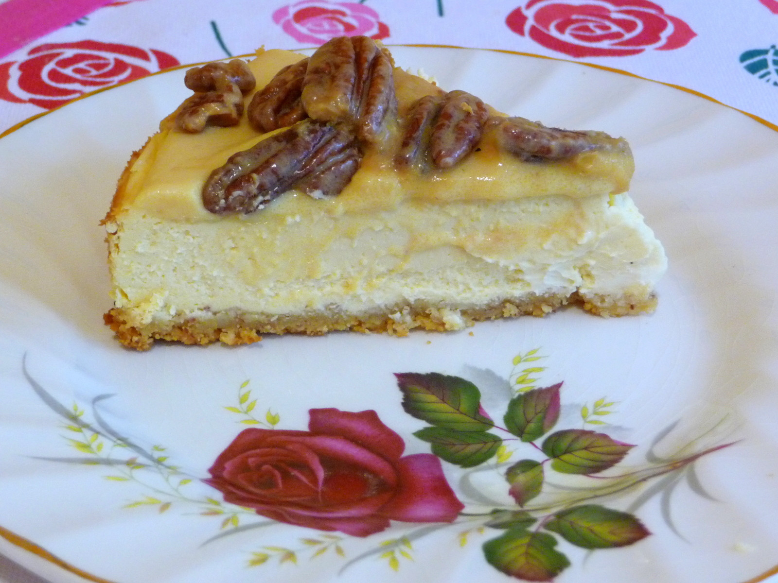 Low Carb Pecan Pie Cheesecake
 SPLENDID LOW CARBING BY JENNIFER ELOFF CARAMEL PECAN PIE