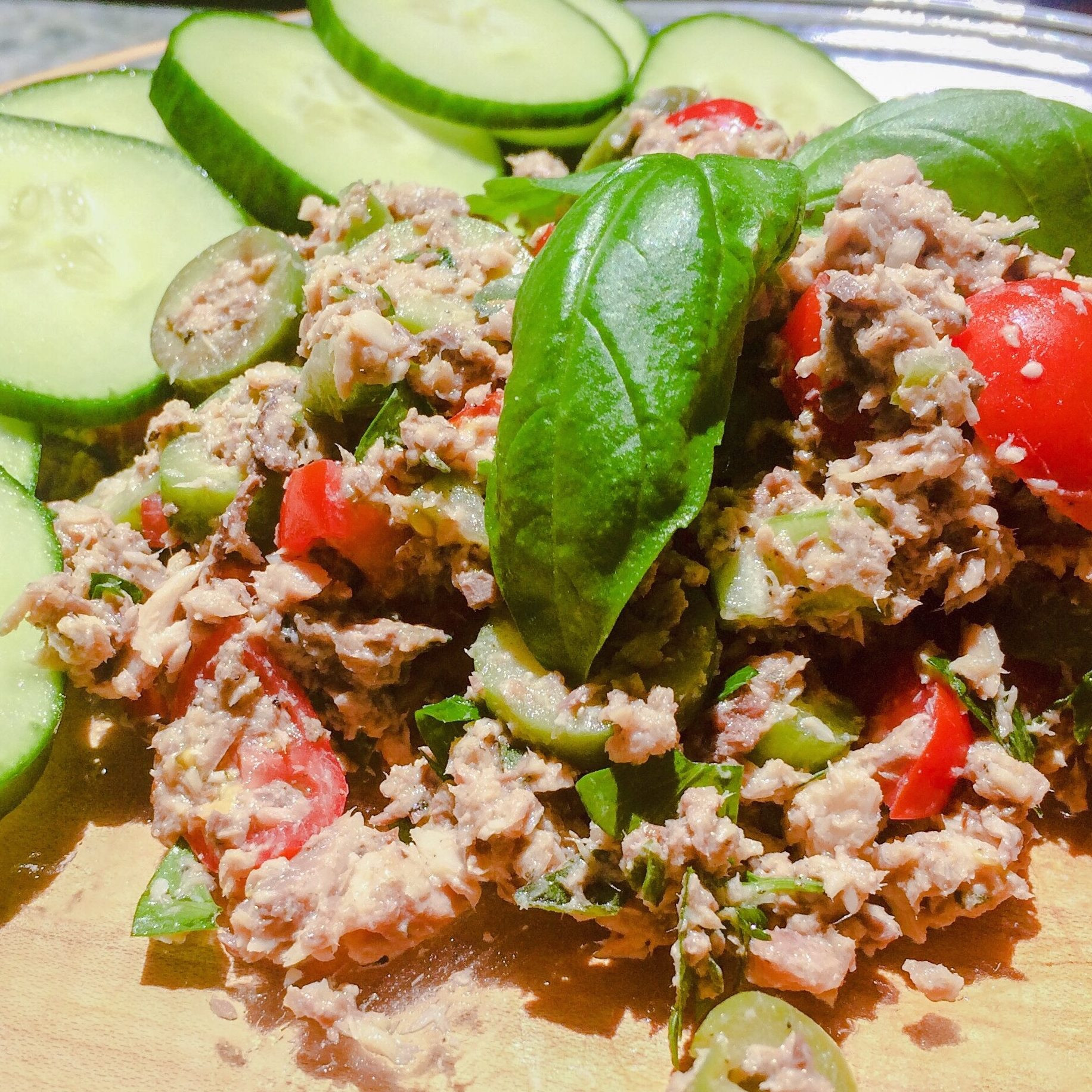 Low Carb Sardine Recipes
 Sardine Salad with Olives and Tomatoes Paleo Whole30