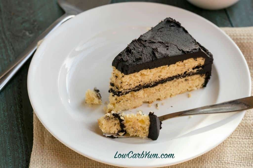 Low Carb Yellow Cake
 Yellow Cake with Dark Chocolate Frosting