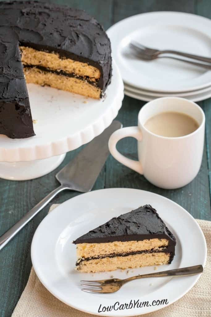 Low Carb Yellow Cake
 Yellow Cake with Dark Chocolate Frosting
