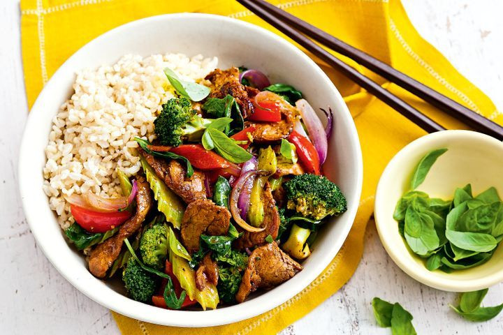 Low Fat Meal Recipes
 Pepper pork ve able and basil stir fry