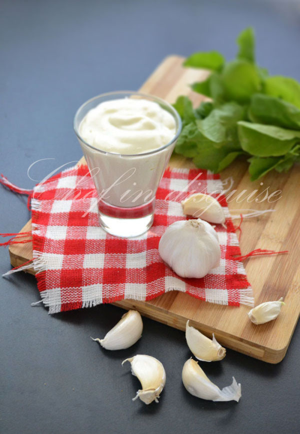 Middle Eastern Garlic Sauce Recipes
 Toum – Middle Eastern Garlic Sauce – Honest Cooking