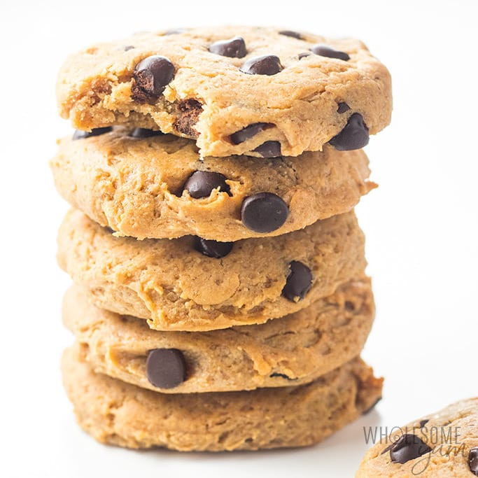 Peanut Butter Protein Cookies Low Carb
 Easy Low Carb Chocolate Chip Peanut Butter Protein Cookies