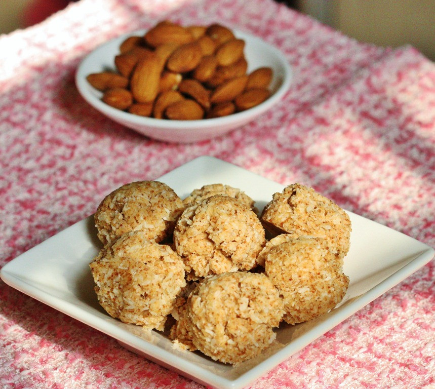 Raw Vegan Macaroons
 Almond and Coconut Macaroons Raw and Vegan