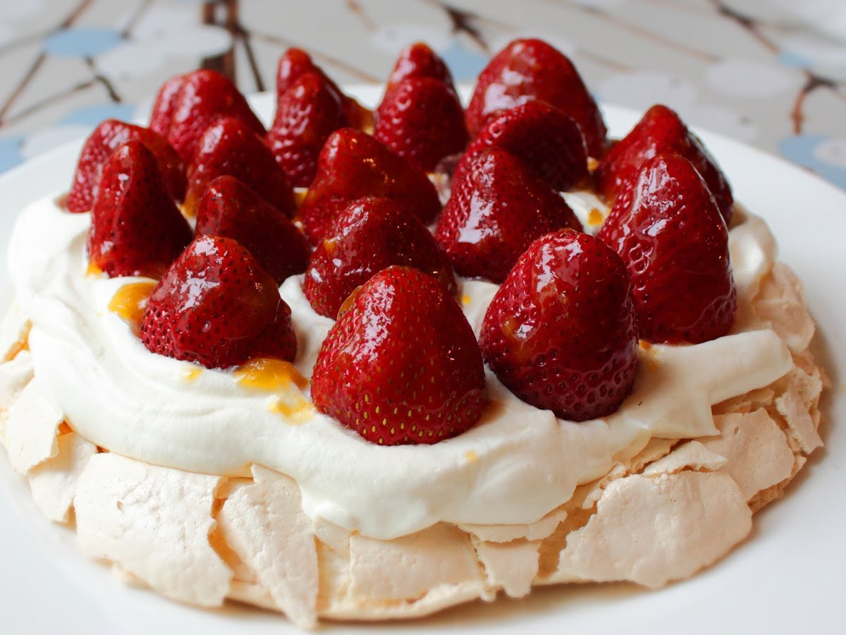 Strawberry Easter Desserts
 Pavlova – Fresh Strawberry Pavlova Recipe – Easter Dessert