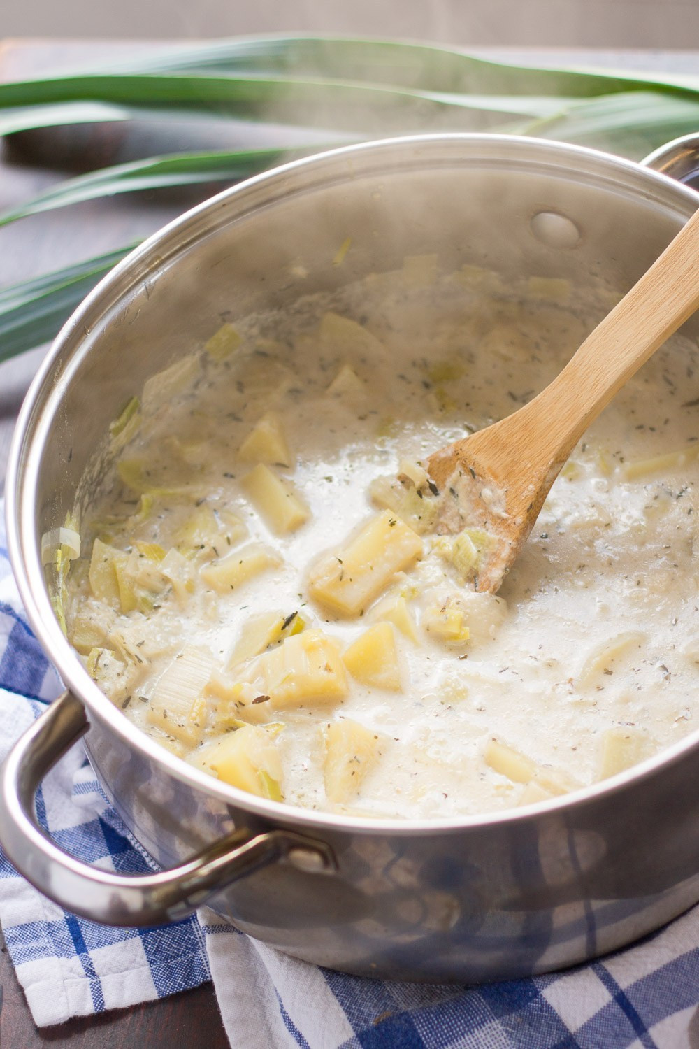 Vegan Leek Recipes
 Cheesy Vegan Potato Leek Soup By OhMyVeggies