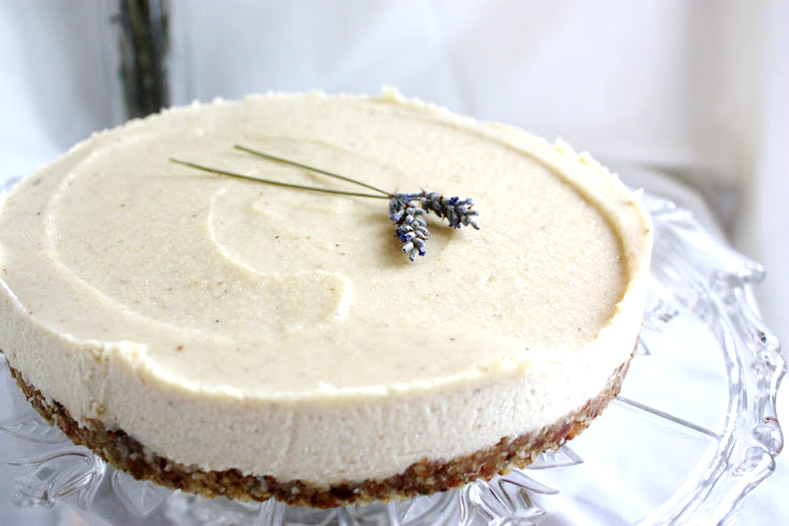 Vegetarian Cheese Cake
 Raw Lavender and Lemon Cheesecake [Vegan] e Green