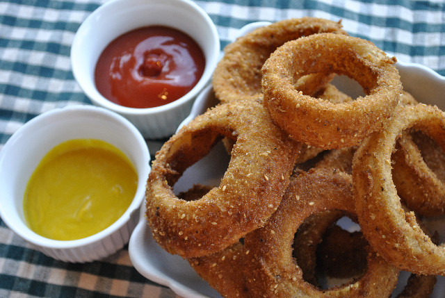 Vegetarian Onion Rings
 Jumbo ion Rings with Sesame Bread Coating — Three Many Cooks