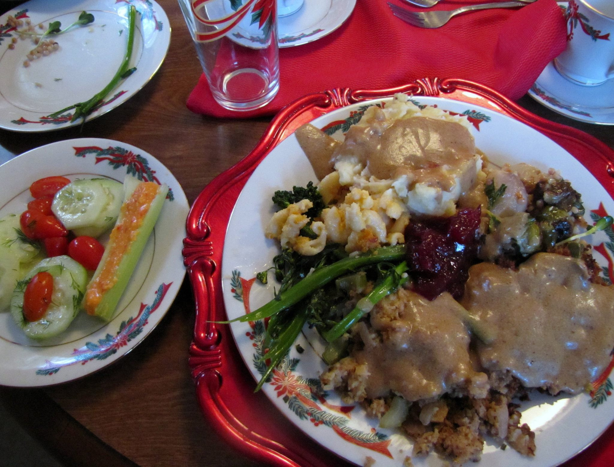 Vegetarian Thanksgiving Main Dishes
 Ve arian Thanksgiving Menu – & Main Dish Stuffing Recipe