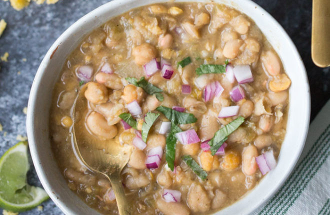 White Bean Chili Vegetarian
 20 Minute Ve arian White Bean Chili Kitchen Treaty