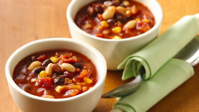 White Bean Chili Vegetarian
 Ve arian Black and White Bean Chili recipe from