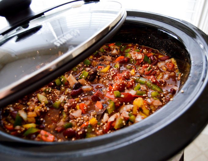 Whole Foods Vegetarian Chili
 Slow Cooker Ve arian Chili with Quinoa & Chocolate