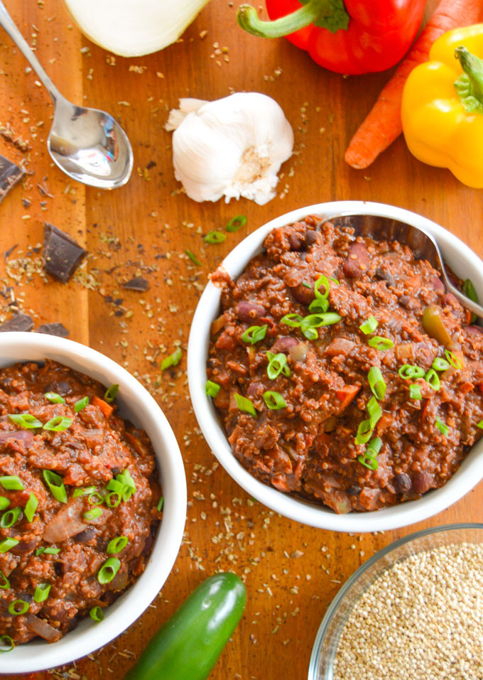 Whole Foods Vegetarian Chili
 Slow Cooker Ve arian Chili with Quinoa & Chocolate